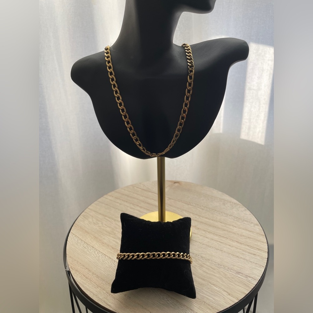 Bracelet & necklace